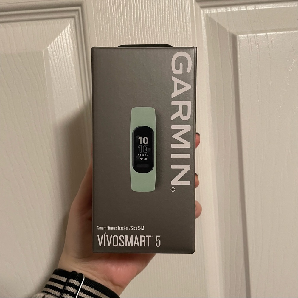 NWT Garmin Vivosmart 5 Fitness Tracker